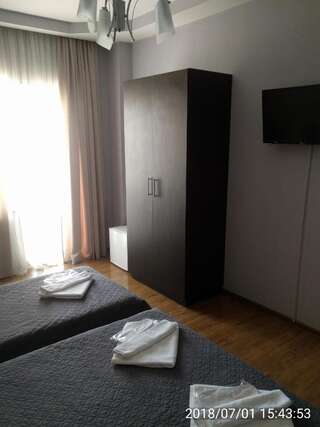 Отель Hotel Stal+ Тбилиси Семейный люкс с балконом-9