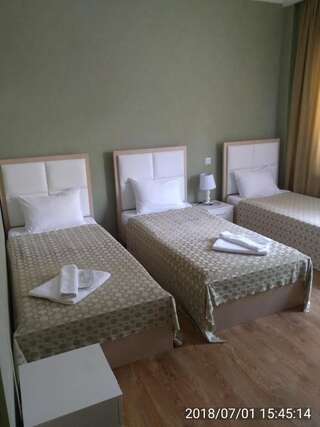 Отель Hotel Stal+ Тбилиси Трехместный номер «Комфорт»-5